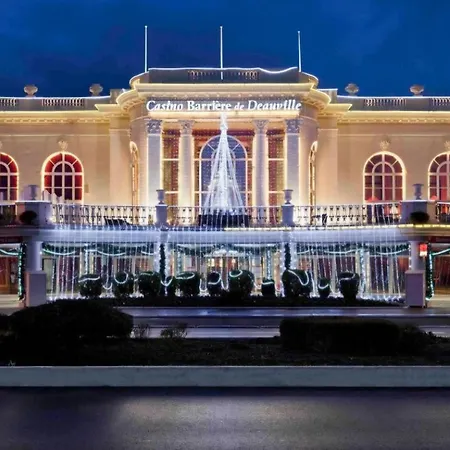 Superbe Vue Mer, Port-deauville, Proche Plage, Centre-ville Et Casino Daire *